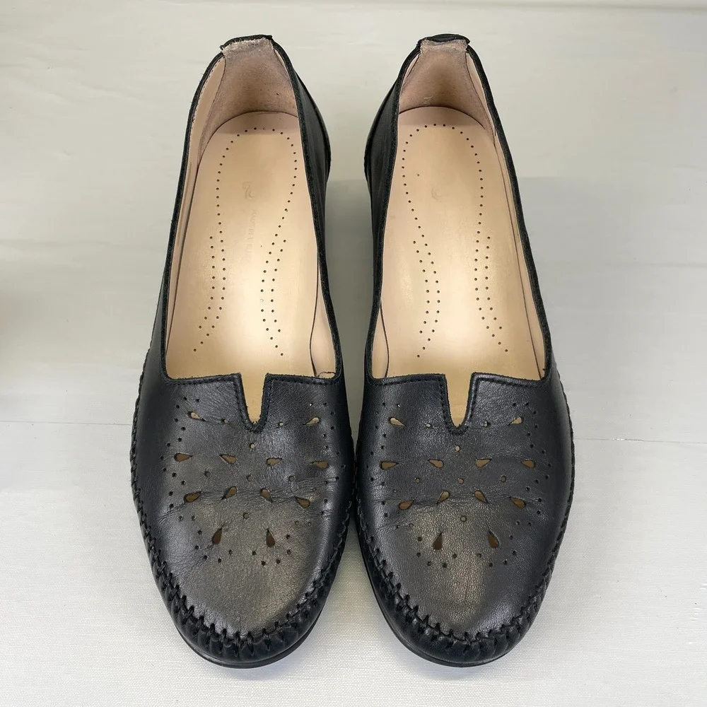 SAS Sonyo Pumps Womens Size 7.5 W Black Leather Perforated Slip On Comfort Shoes